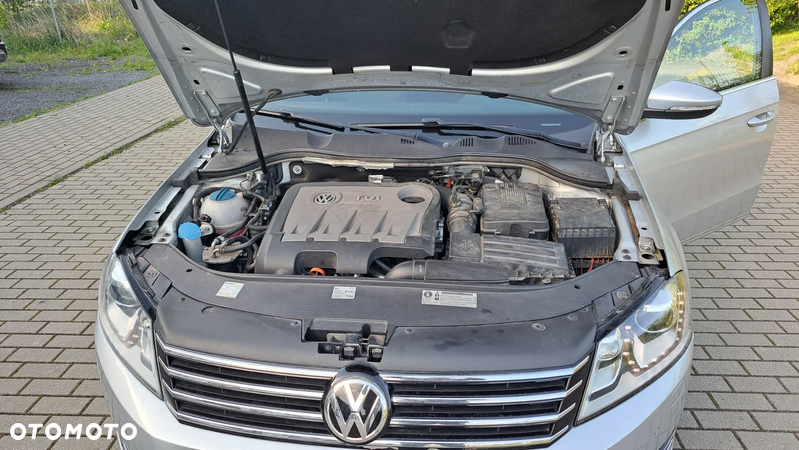 Volkswagen Passat Variant 2.0 TDI DSG BlueMotion Technology Business Edition - 16