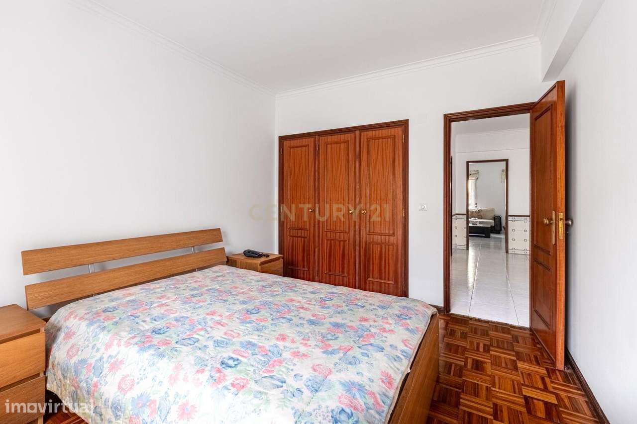 T1 COM EXCELENTE POTENCIAL PARA TRANSFORMAR EM T2  MEM-MARTINS-10