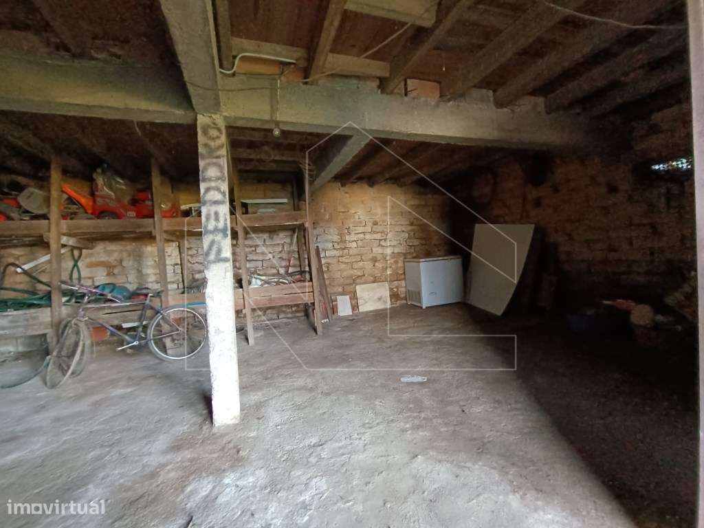 Moradia T3 para recuperar Valongo do Vouga-17