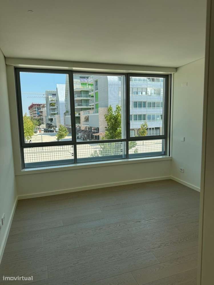 Exclusivo T4 no Prata Riverside Village-16