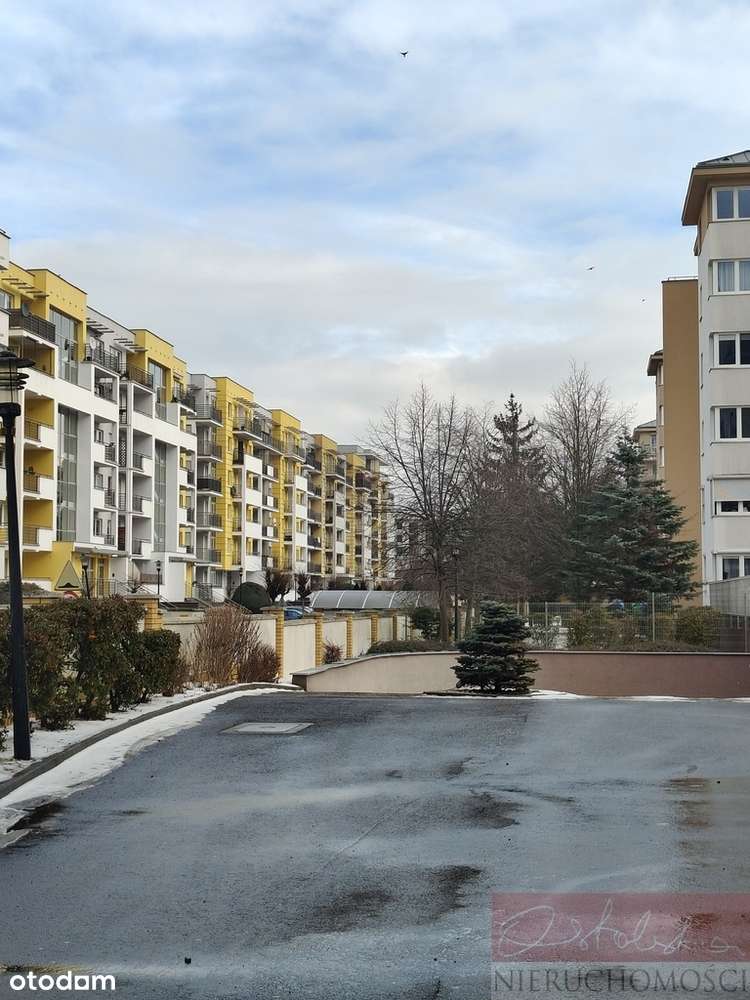 Z dużym balkonem i garażem w super lokalizacji-13