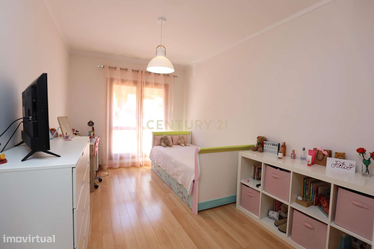 Apartamento T3  || Box 3 viaturas-31