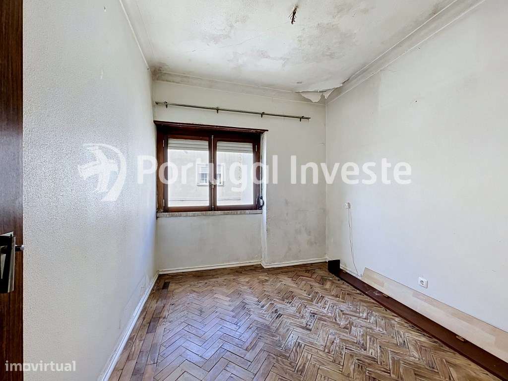 Apartamento de 5 assoalhadas na rua Capitão Leitão, Almada-23