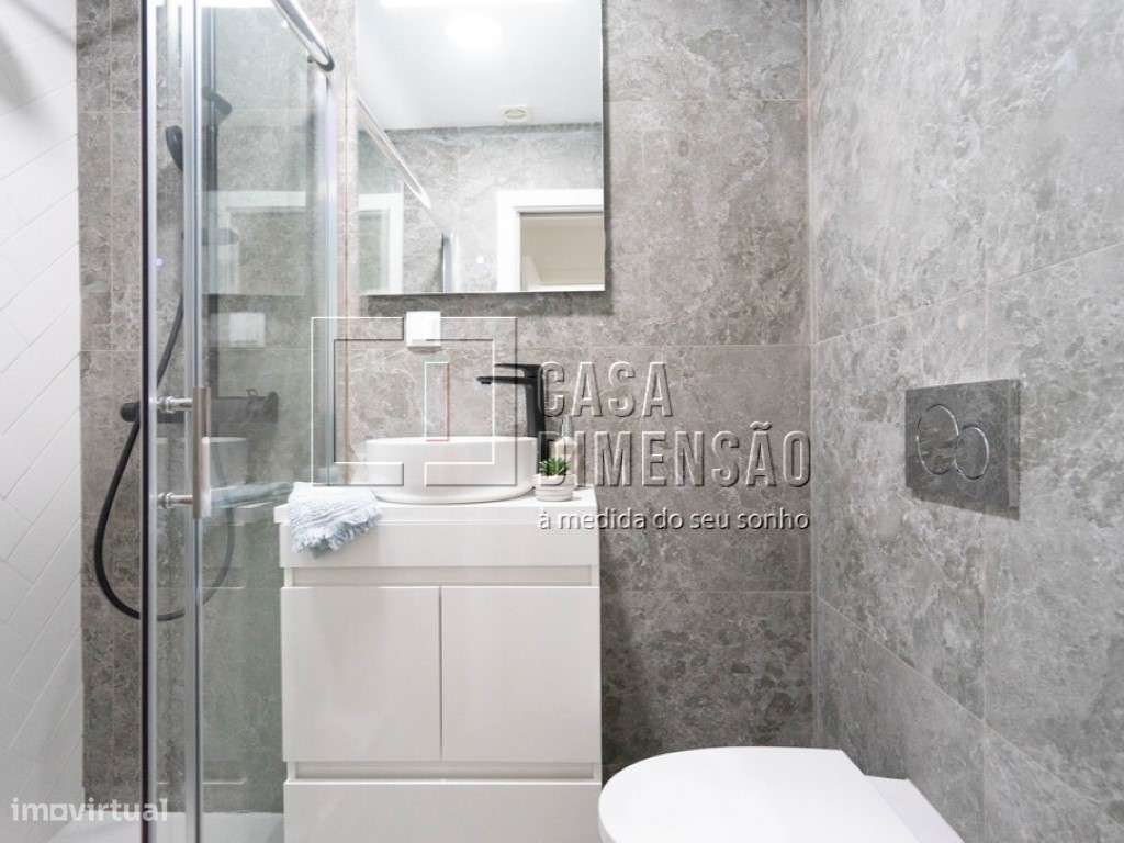 Apartamento de tipologia T3, com Varandas em Benfica!!-21