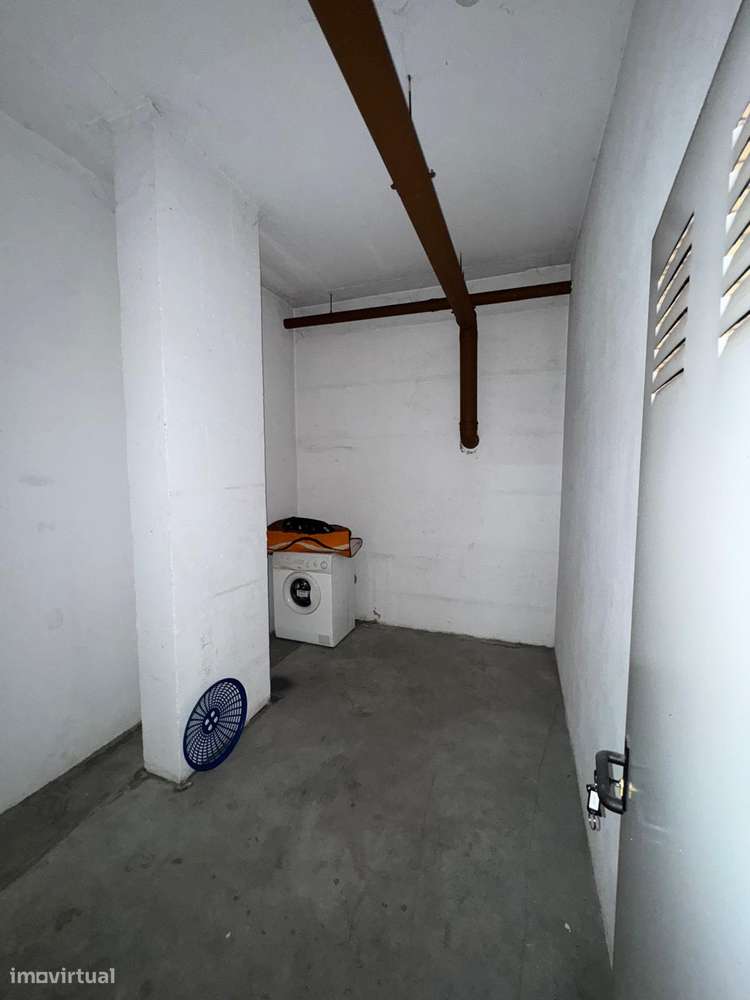 T4 com varanda, garagem e acessibilidade, 195m²-5