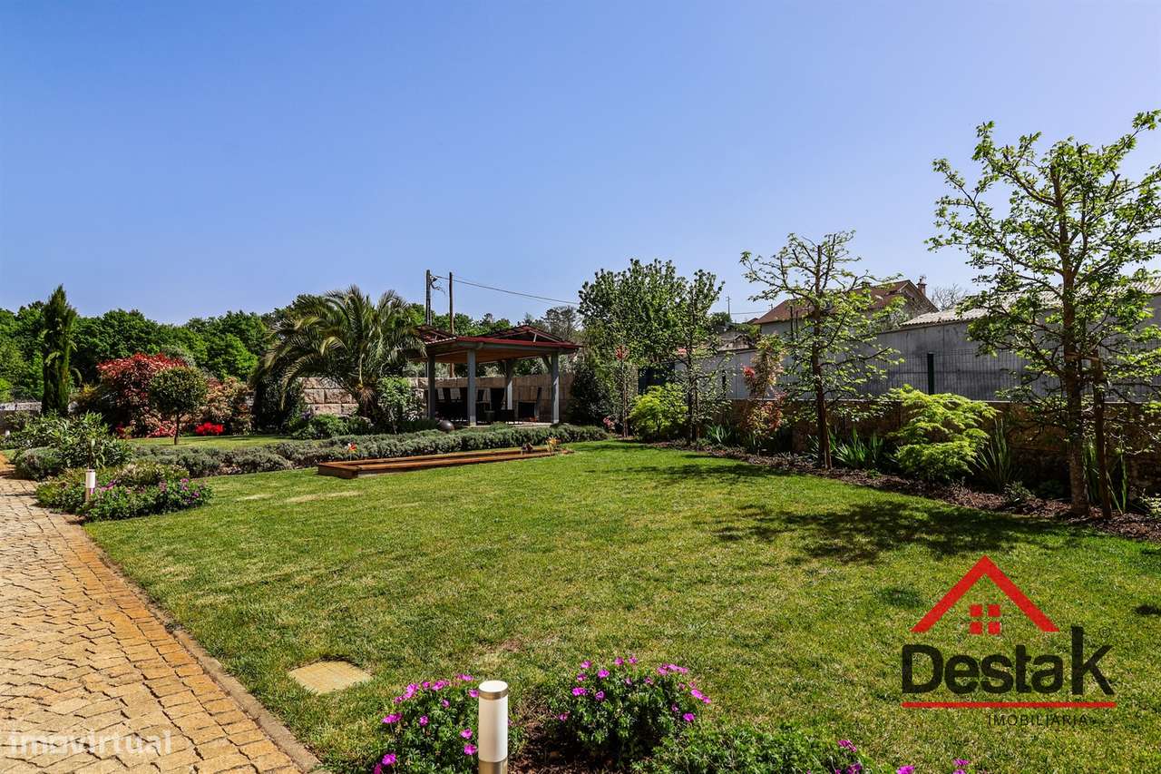 Fantástica Moradia isolada V4 em Lordosa, Viseu-53