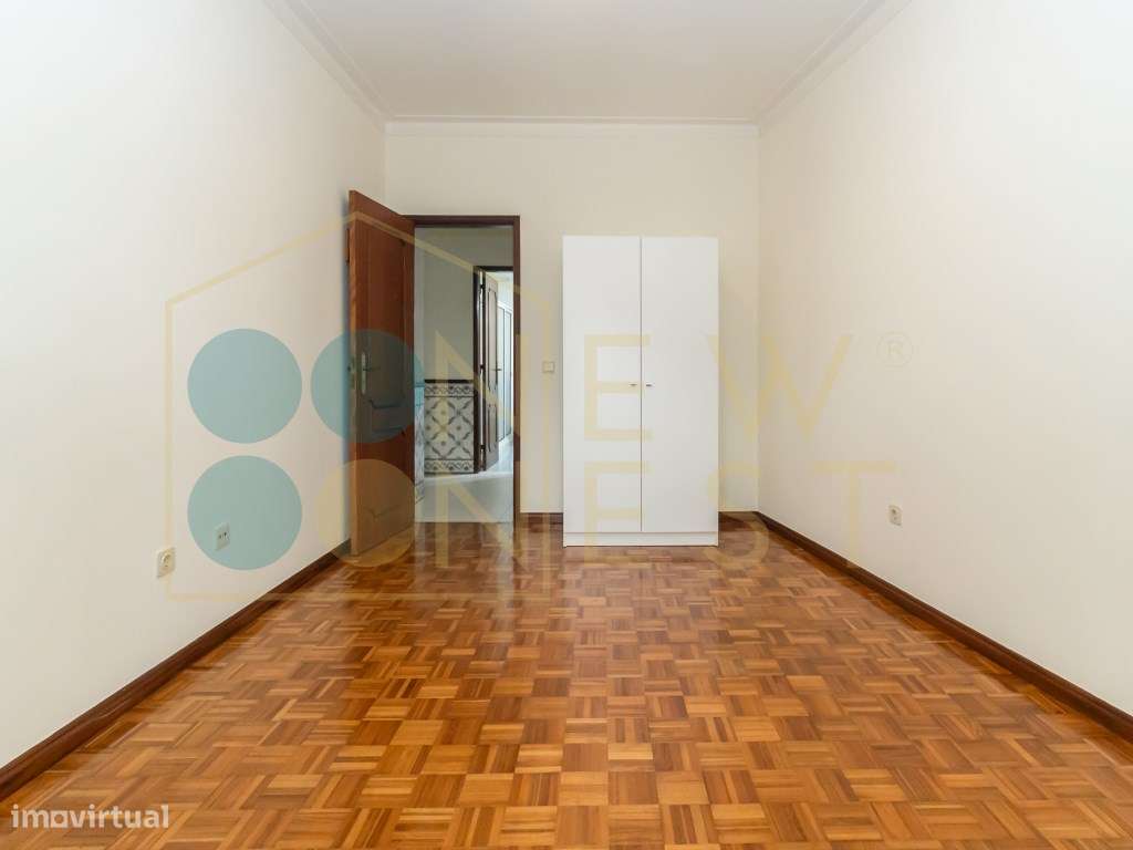 Apartamento T3 com elevador e parqueamento, junto ao Hospital-25