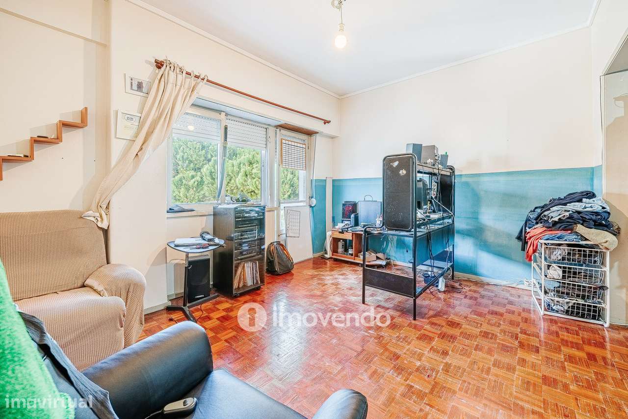Apartamento Duplex T5, com áreas generosas, em Monte Abrãao - Grande imagem: 4/58