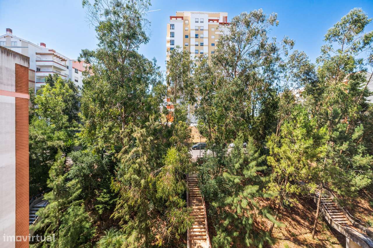 Apartamento T2 Remodelado | Tapada das Mercês-39