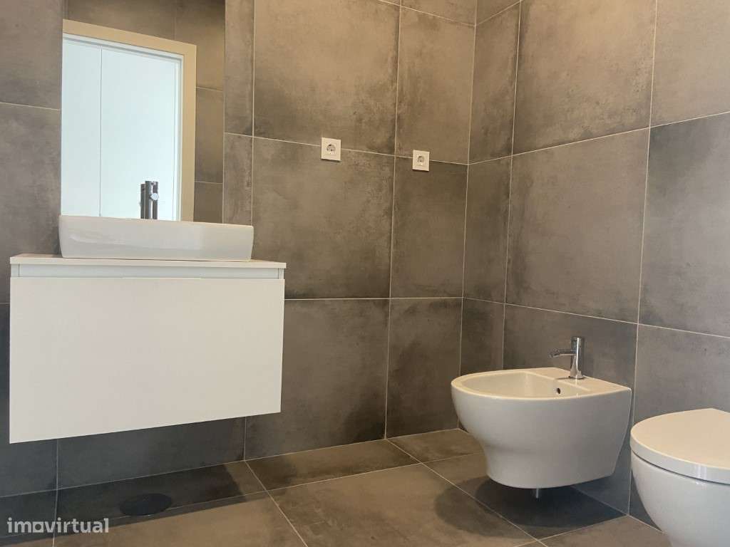 Apartamento T0+1 - Ao Hospital S. João - Novo / Garagem-11