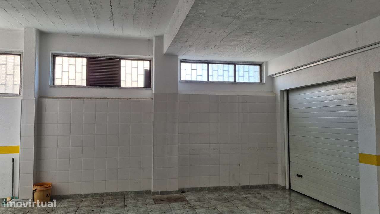 Garagem para Arrendamento em Queluz - Pendão - Grande imagem: 3/7