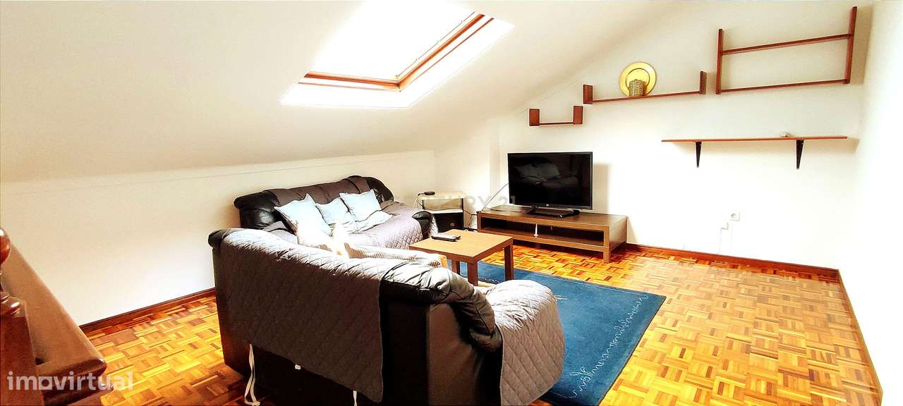 Apartamento T2+2 Duplex em Santa Clara – Espaço, Conforto e uma Vista-11