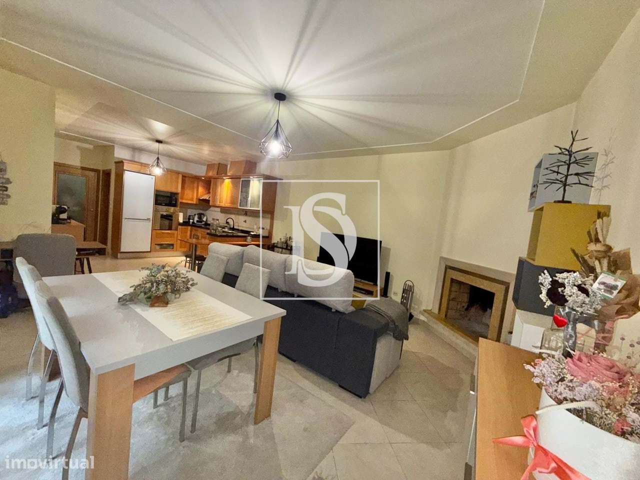 Apartamento rés do chão , com terraço, sotão e garagem - Grande imagem: 4/14