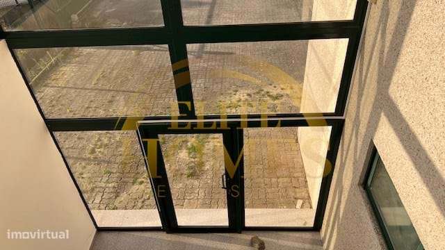 Armazém para venda na Quinta do Anjo.-42