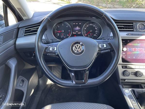 VW Passat Variant 1.6 TDI BlueMotion - 9