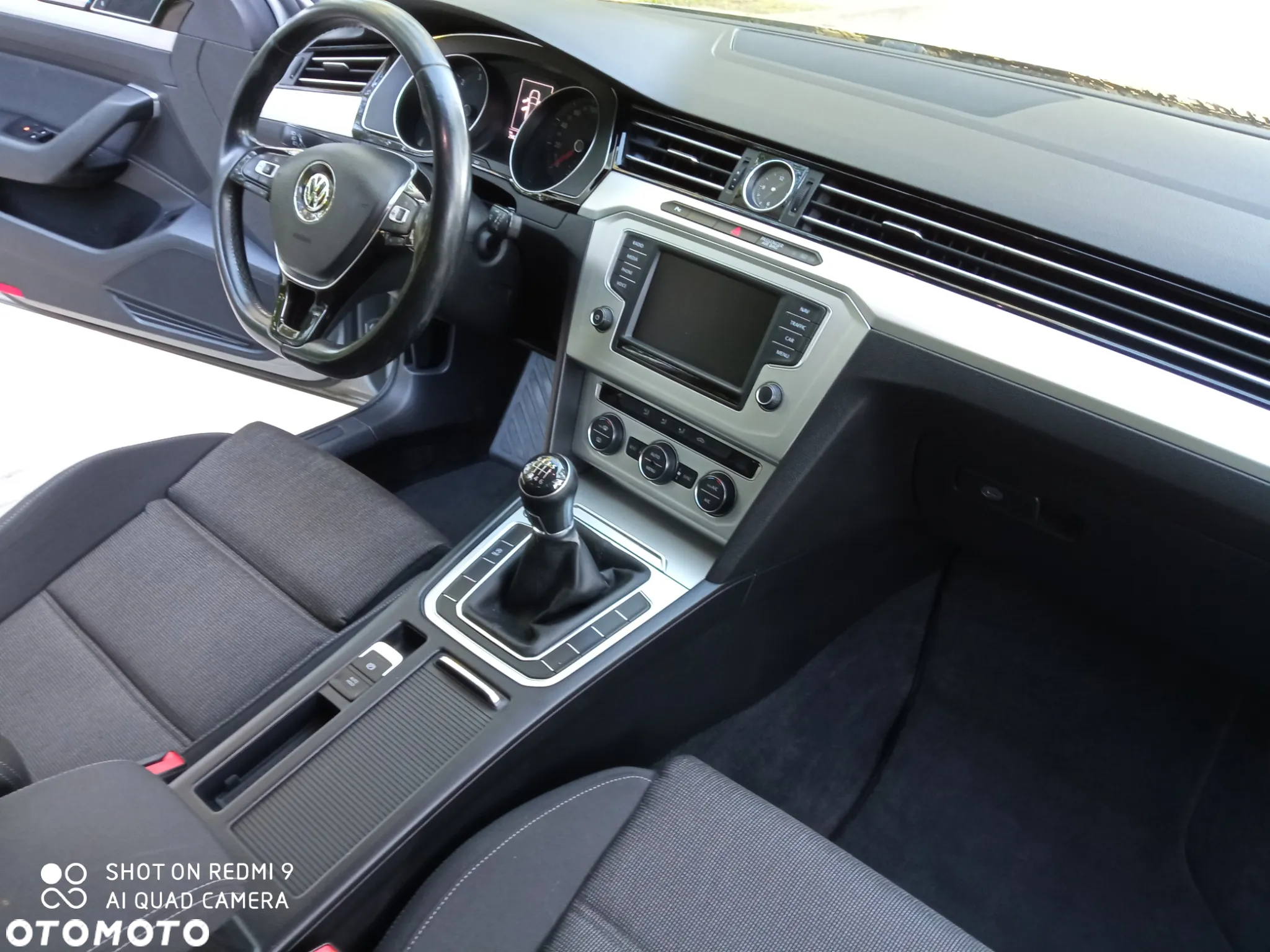 Volkswagen Passat 1.6 TDI BMT Comfortline - 19