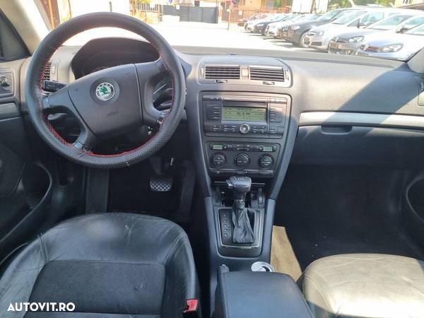 Skoda Octavia Combi 1.9TDI Elegance Aut - 13