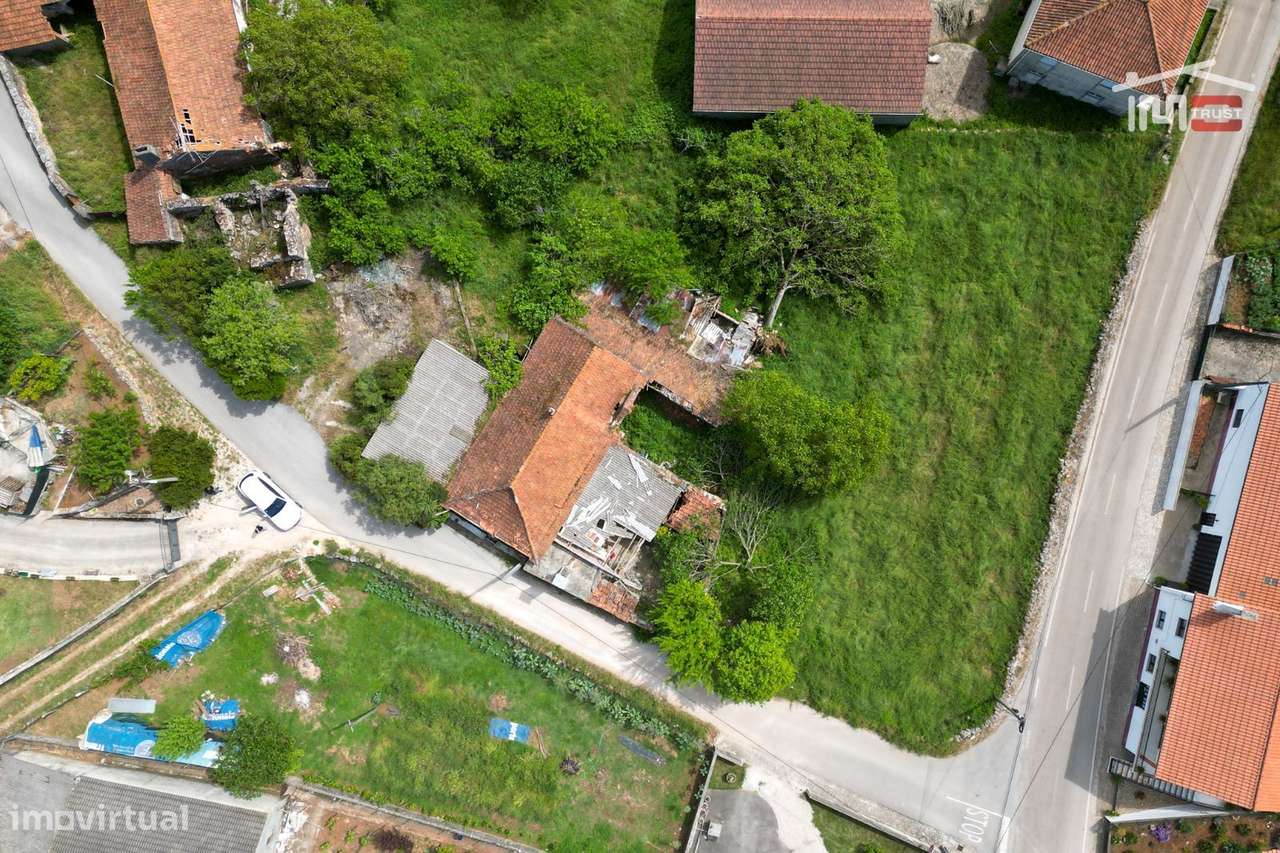 Moradia T3 para reconstrução em Crespos, S. Mamede-21