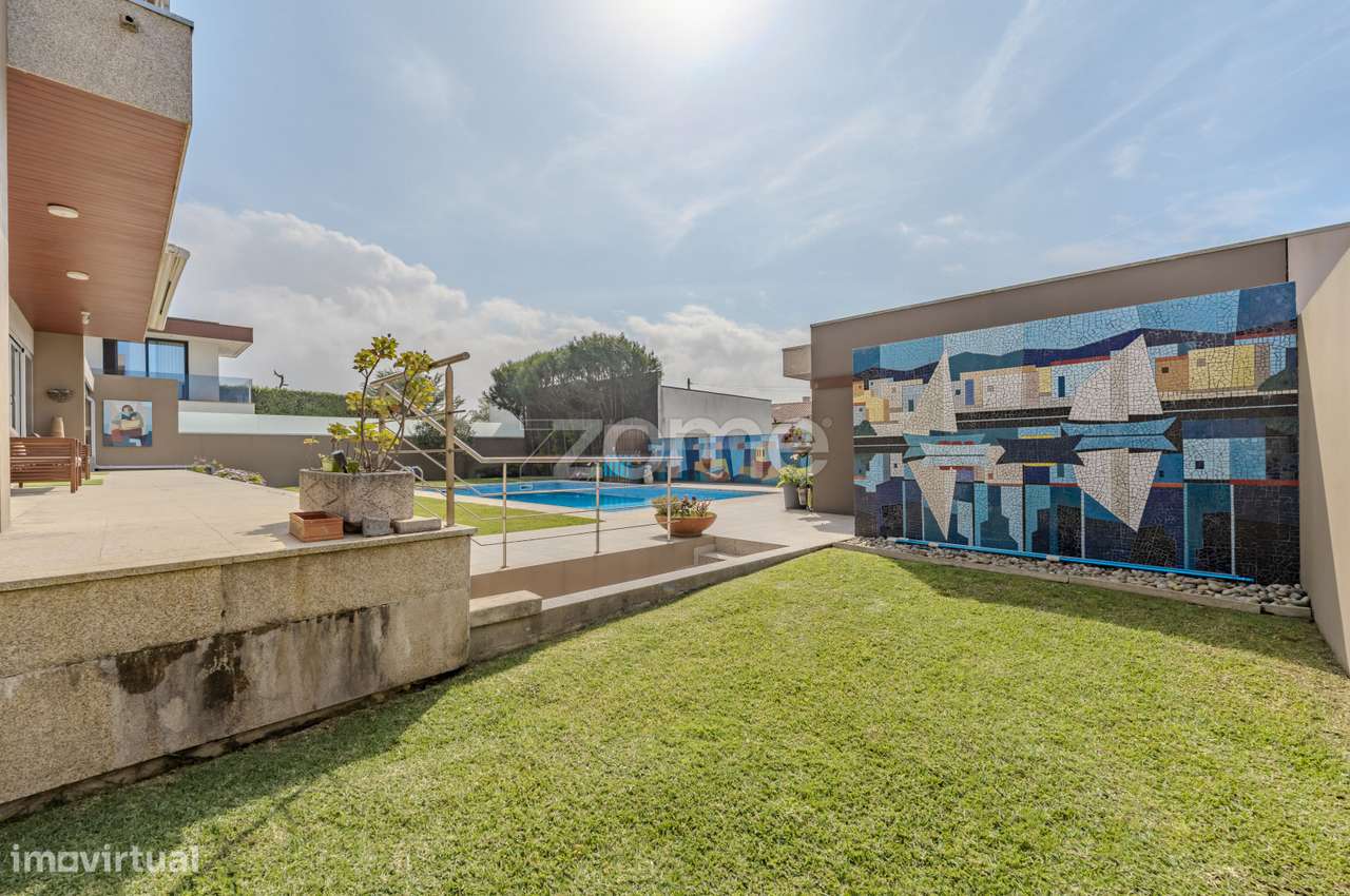 Moradia T5 com Piscina, 4 Suites e Garagem para 4 Carros em Esposende-22