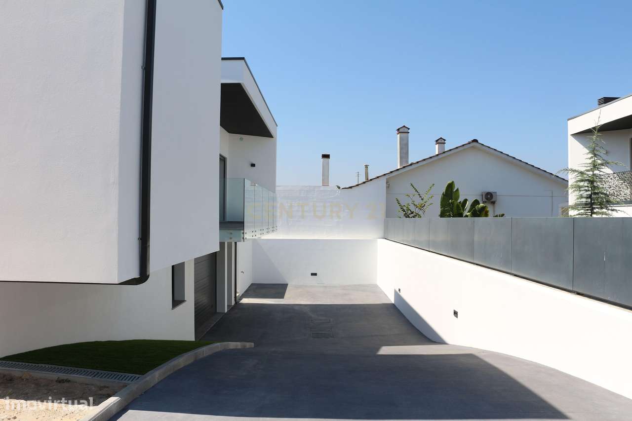 Moradia Isolada T3 em Pousos – Construção Nova - Grande imagem: 3/15