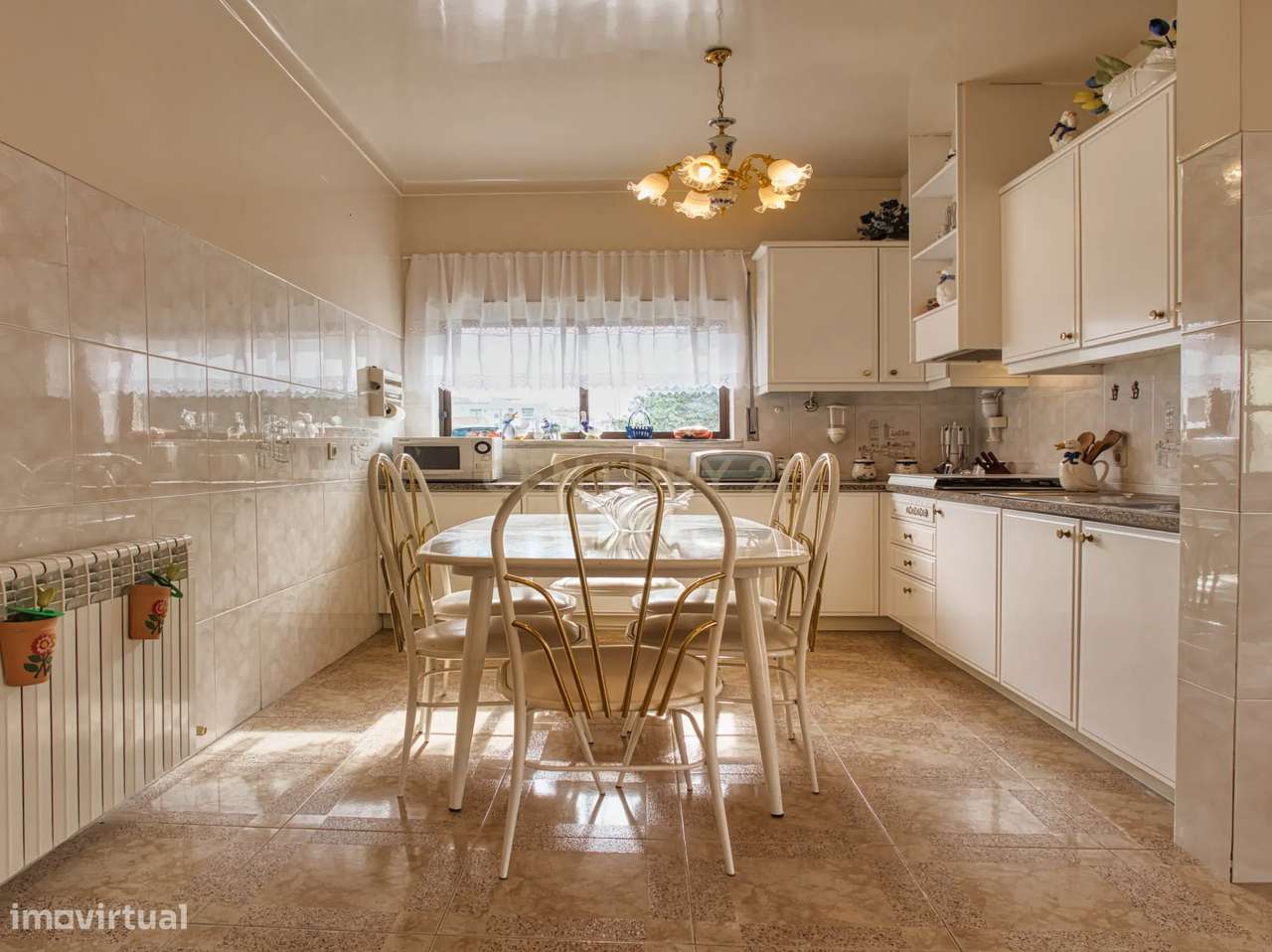 Moradia Espaçosa e Versátil com Excelente Potencial, em lote de 404m. - Grande imagem: 5/37