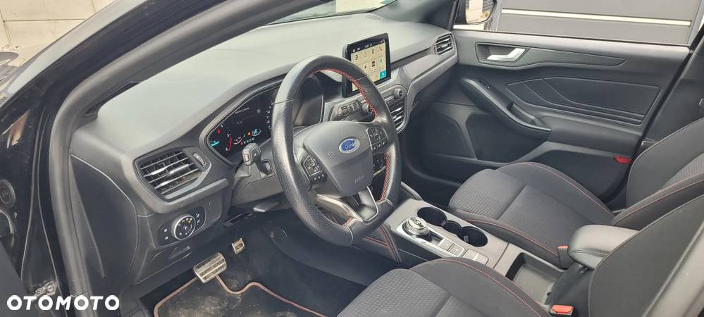 Ford Focus Turnier 1.5 EcoBlue Start-Stopp-System ST-LINE - 35