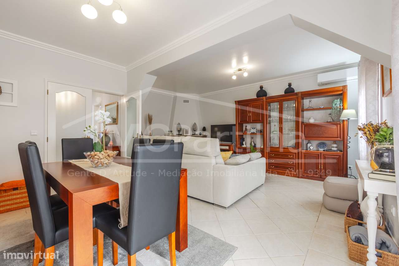 Moradia T3 | 212m2 | c/Jardim e Garagem | Odivelas-17