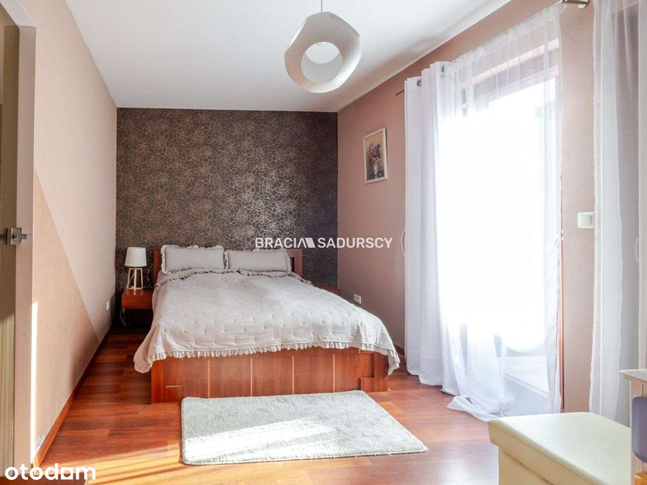 Dom z kominkiem i fotowoltaiką-10