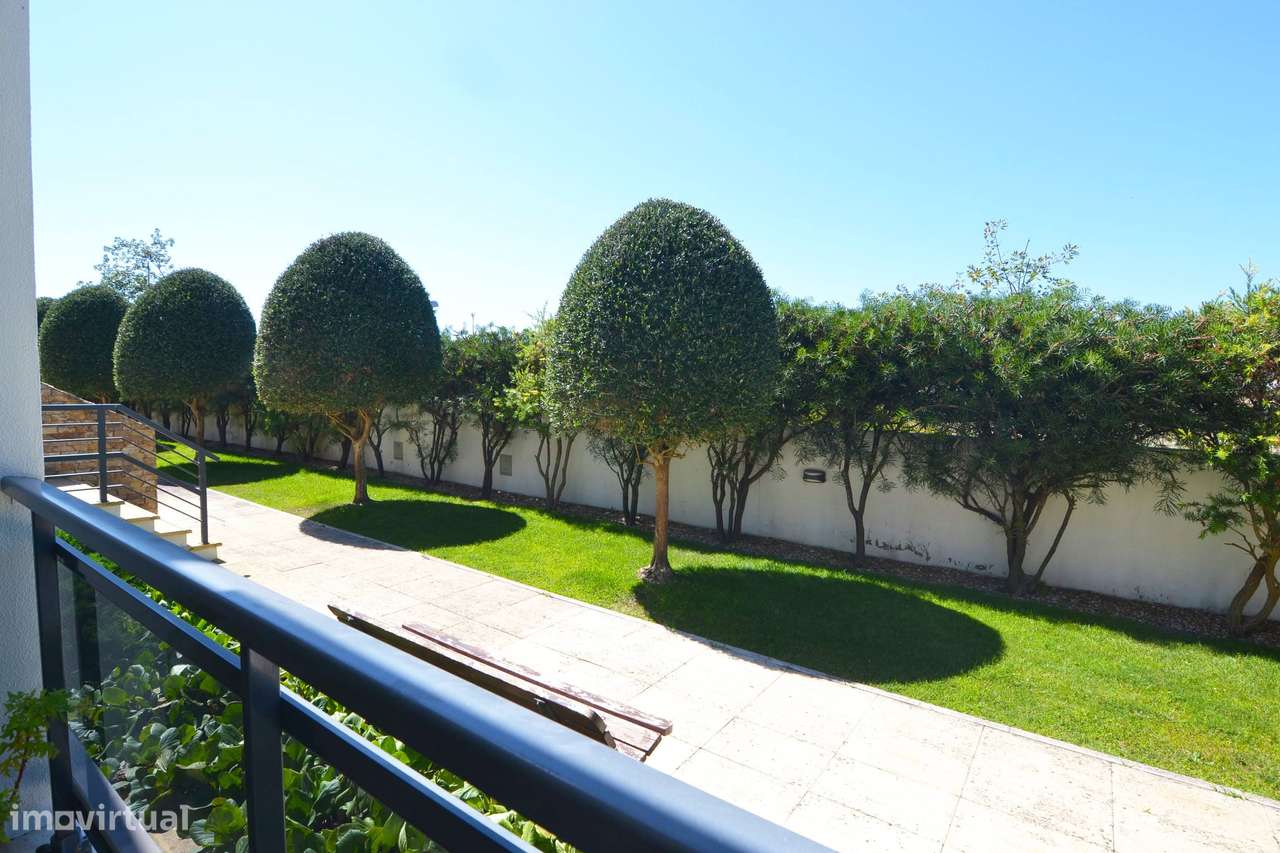 Moradia em condomínio com piscina - Alcochete-12