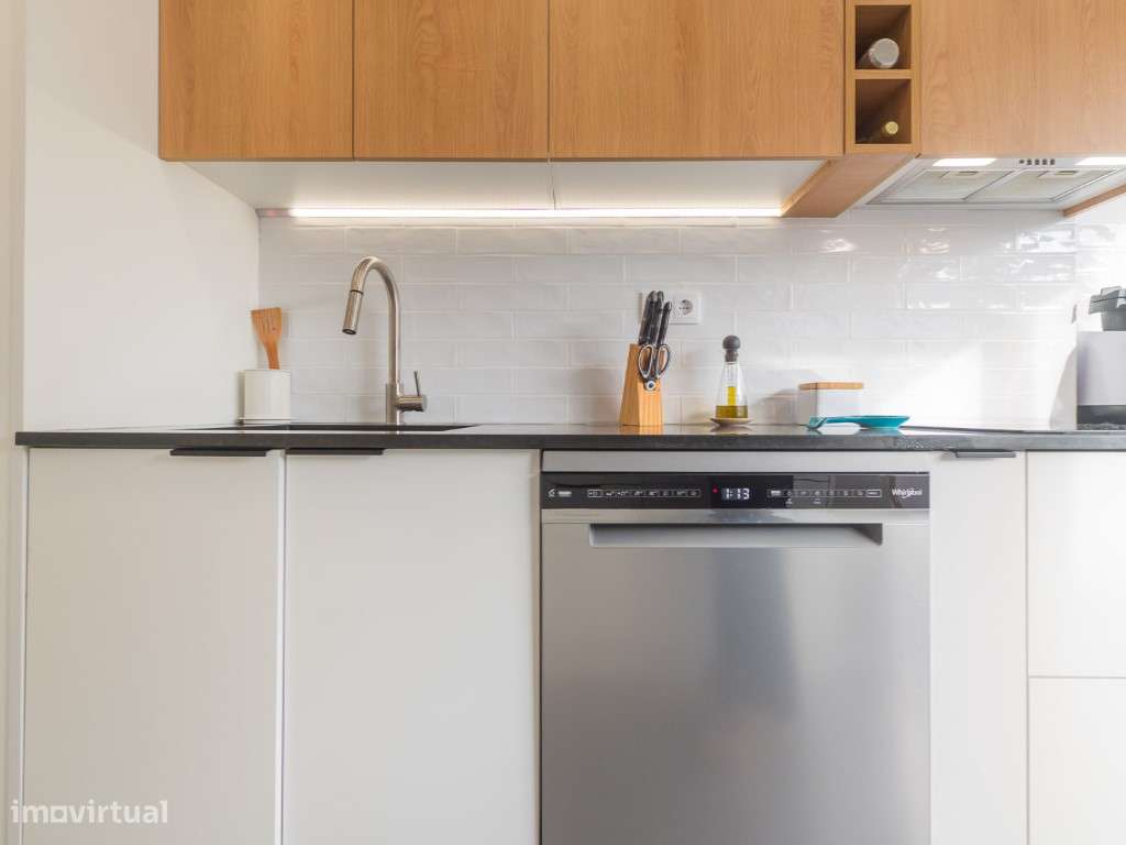 T2 Remodelado Centro de Linda-a-Velha-7