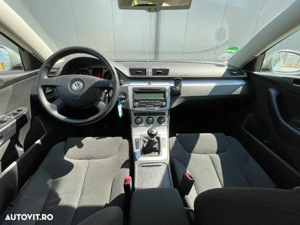 Volkswagen Passat Variant 1.8 TSI Comfortline - 9