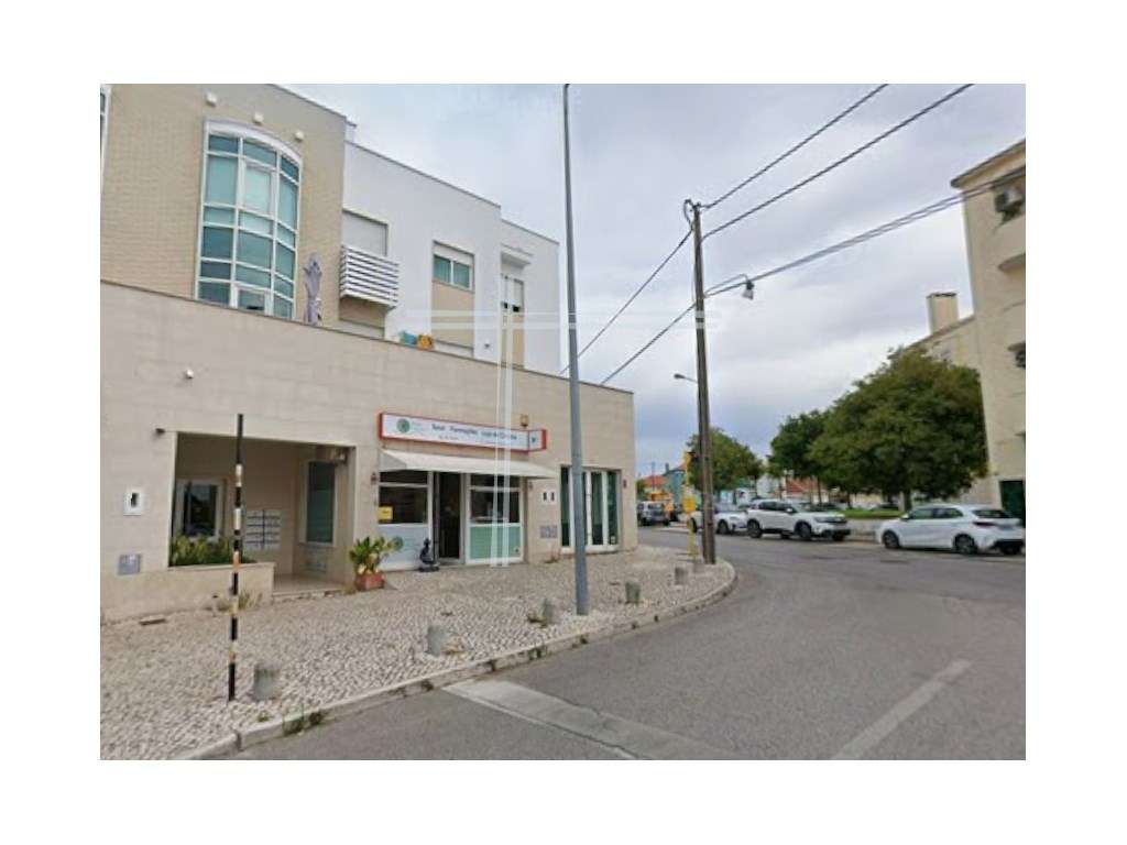 Loja de Rua com 40m2 - Palhais - Grande imagem: 2/3