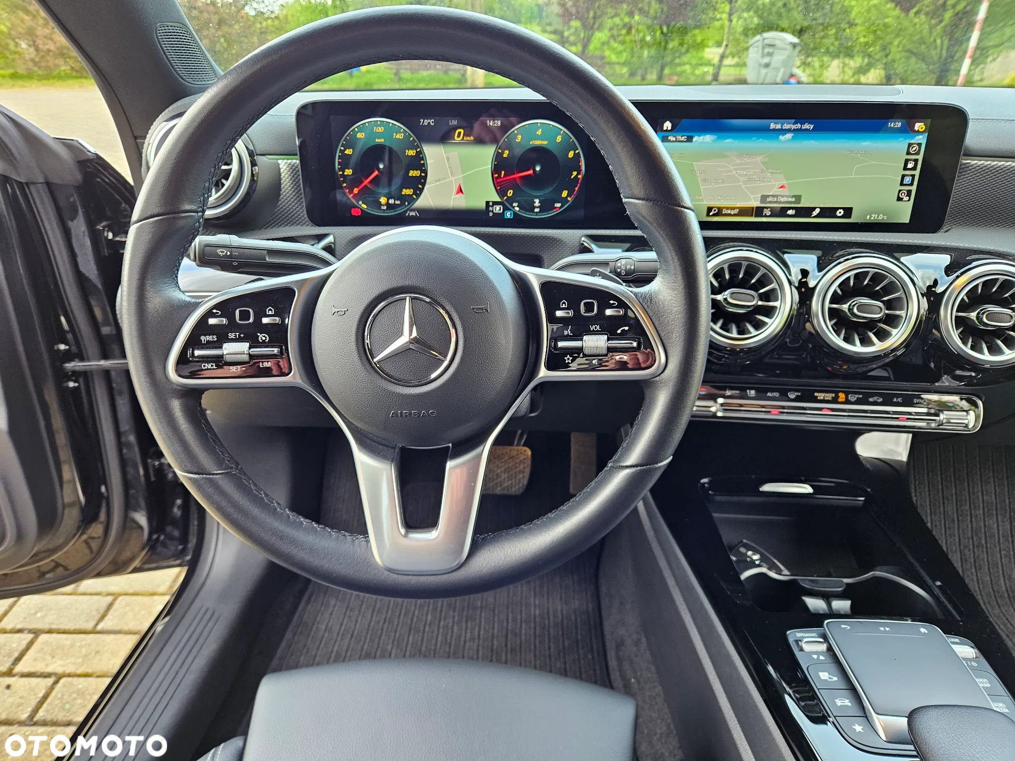 Mercedes-Benz CLA 180 Progressive 7G-DCT - 24