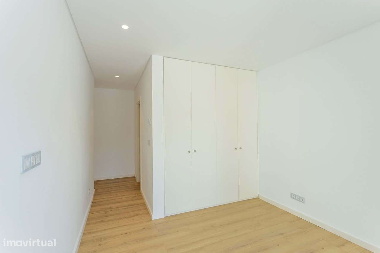 Moradia T6 com Piscina, Vista Mar e Terreno de 3.920 m² | Azoia, Sintr-49