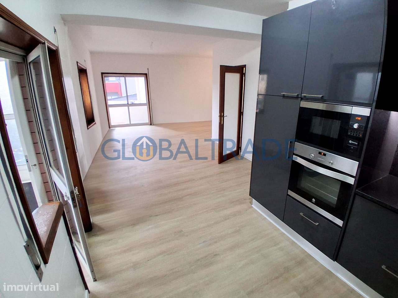 Apartamento T2 Renovado em Baguim do Monte - Grande imagem: 3/33