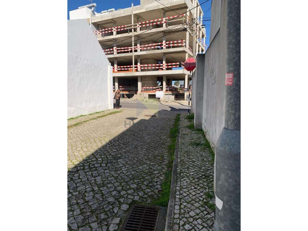 Terreno Urbano no Centro do Montijo para Prédio de 4 Andares-24