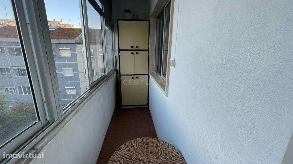 Apartamento T2 em Almada com excelente localização - Grande imagem: 3/12