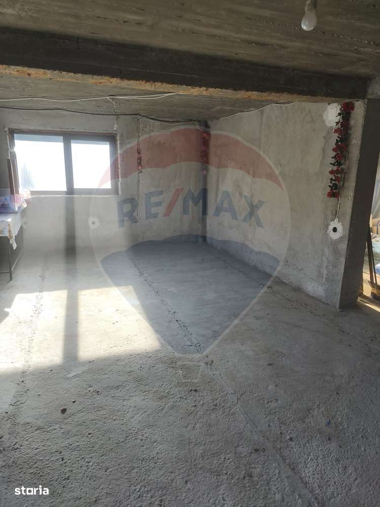 Casă / Vilă cu 5 camere de vânzare în zona Poiana Tapului-11