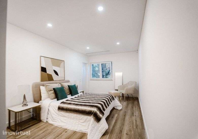 Moradia Independente T4 na Herdade da Aroeira com piscina, garagem a 2-37