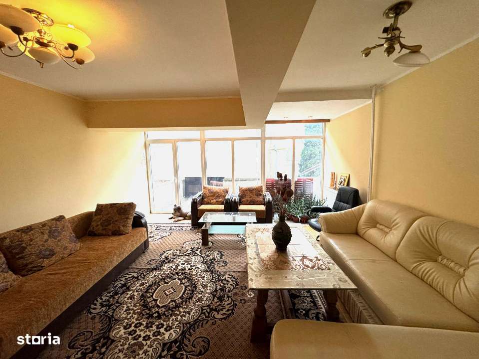 Vanzare triplex cu garaj si curte Zamca Suceava - 240mp- Oferta rara! - Imagine principală: 4/19