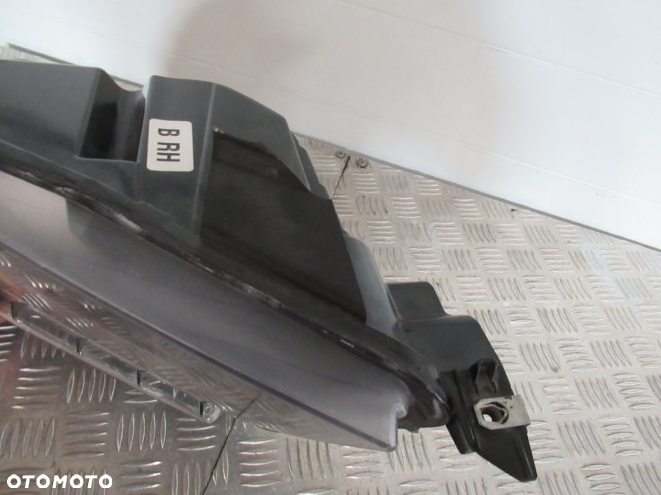 LAMPA PRZEDNIA PRZÓD PRAWA FORD MUSTANG V LIFT 2009 - 11