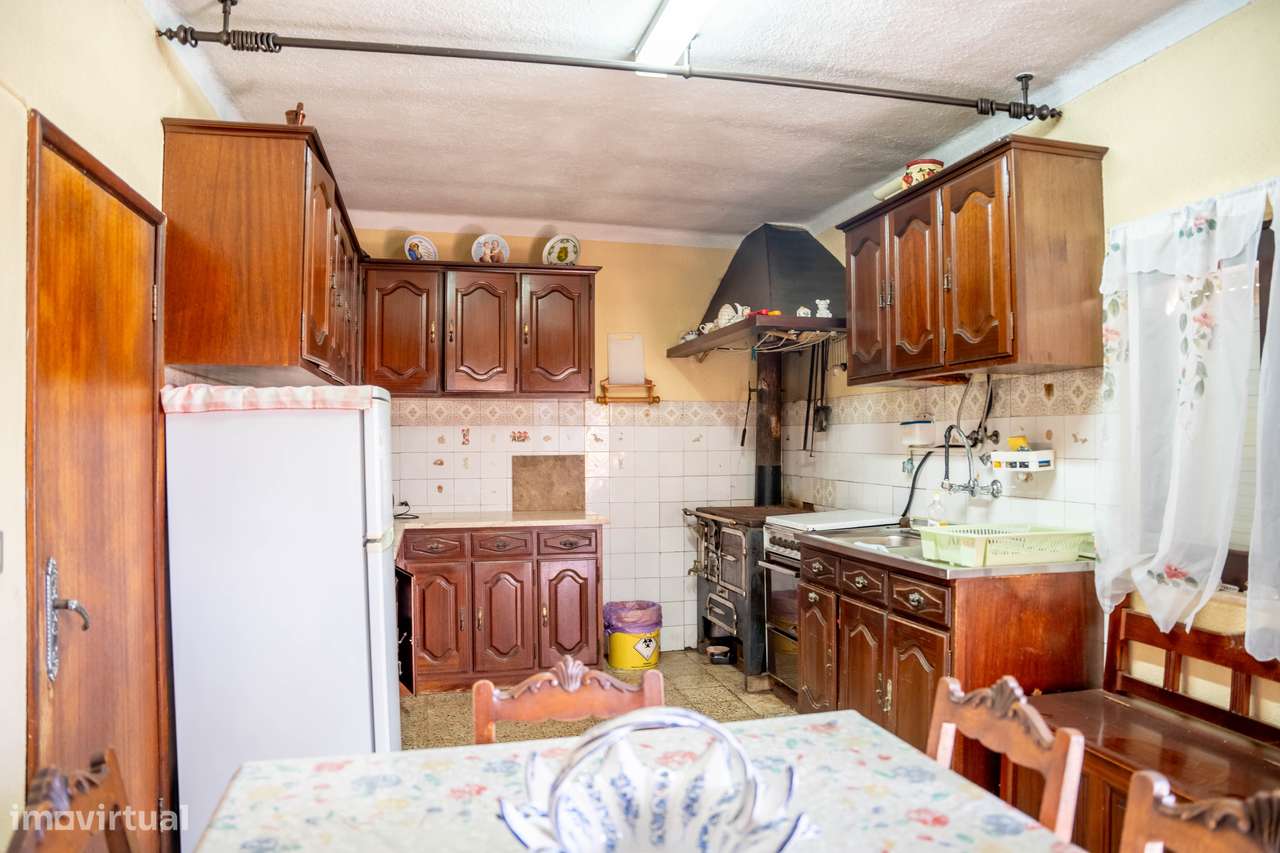 Oportunidade única: conforto, terreno e preço justo-6