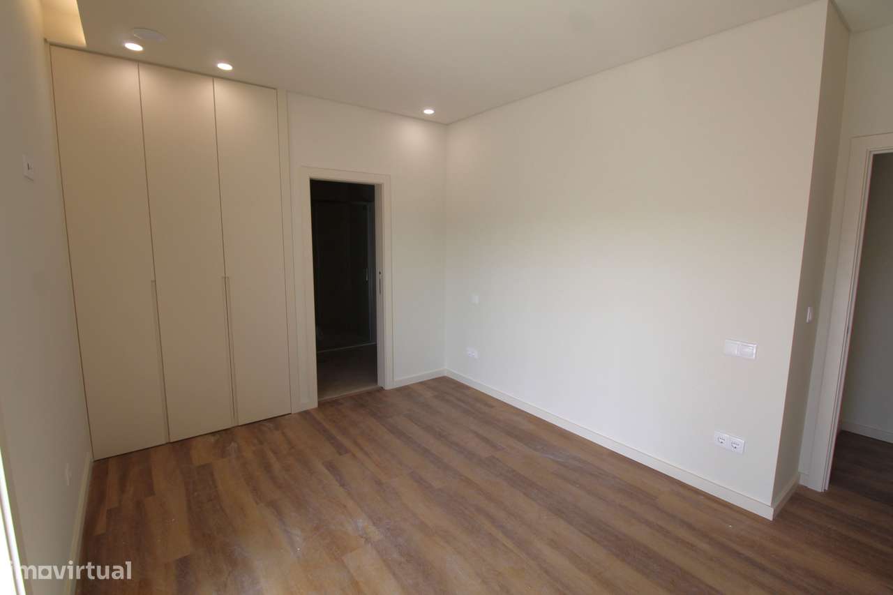 Luxuoso T3 Duplex em Viseu-10