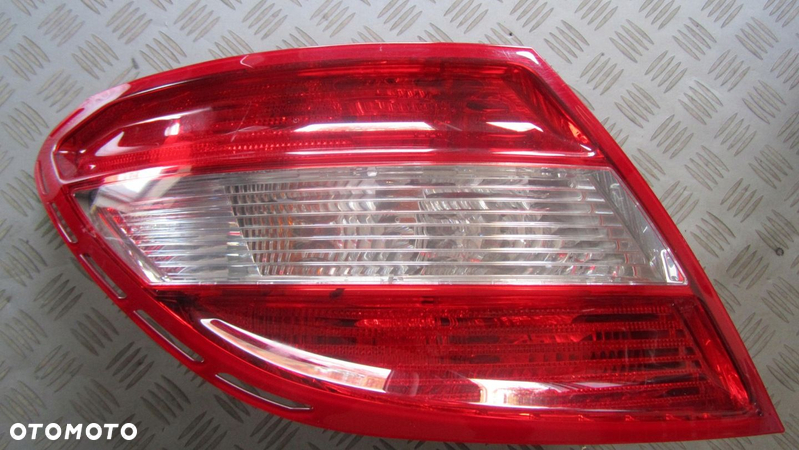 lampa tył lewa do mercedesa c204 2048200164 - 5