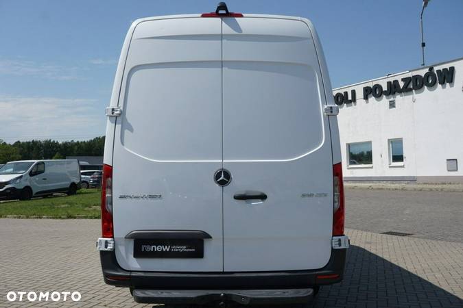 Mercedes-Benz Sprinter - 6