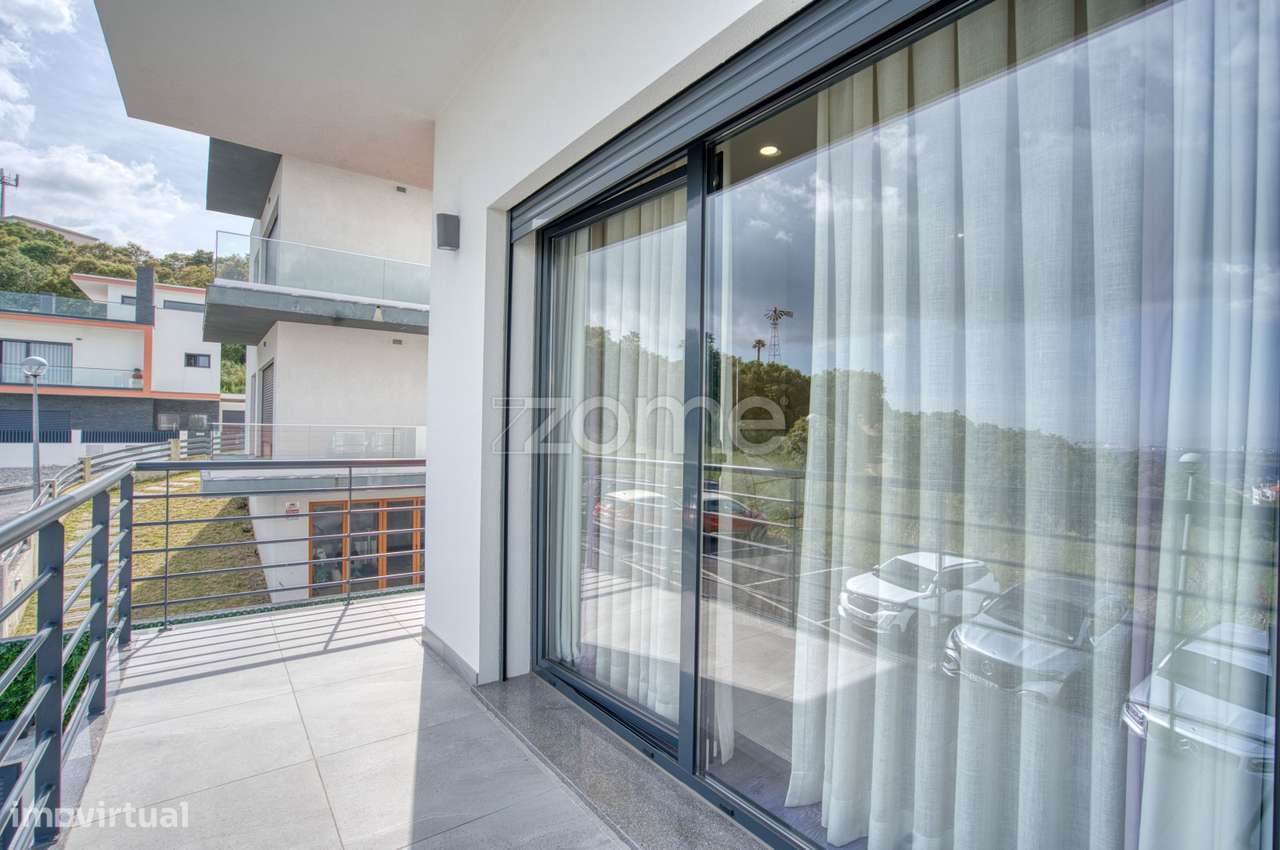 Moradia T4 com Jardim na Ramada-26