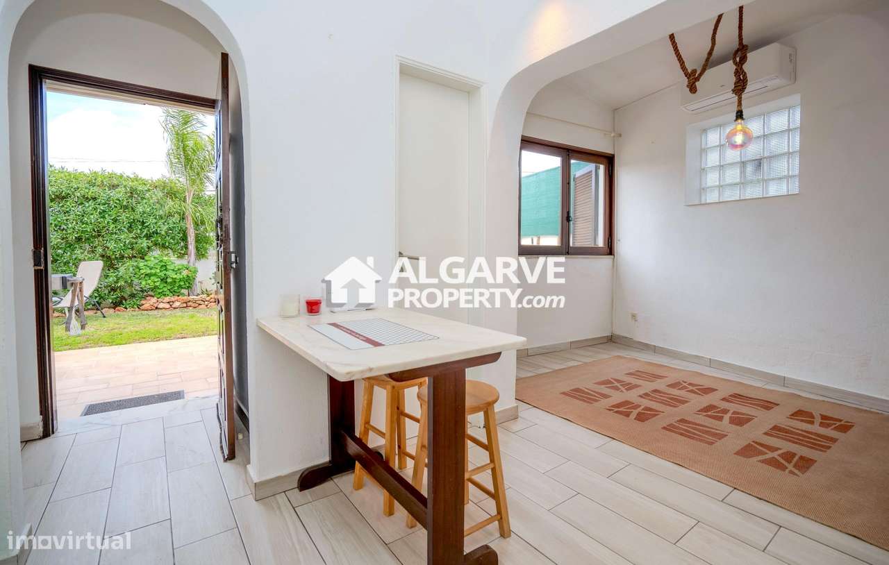 Moradia térrea em lote privado com três quartos perto golfe da Quinta - Grande imagem: 4/44