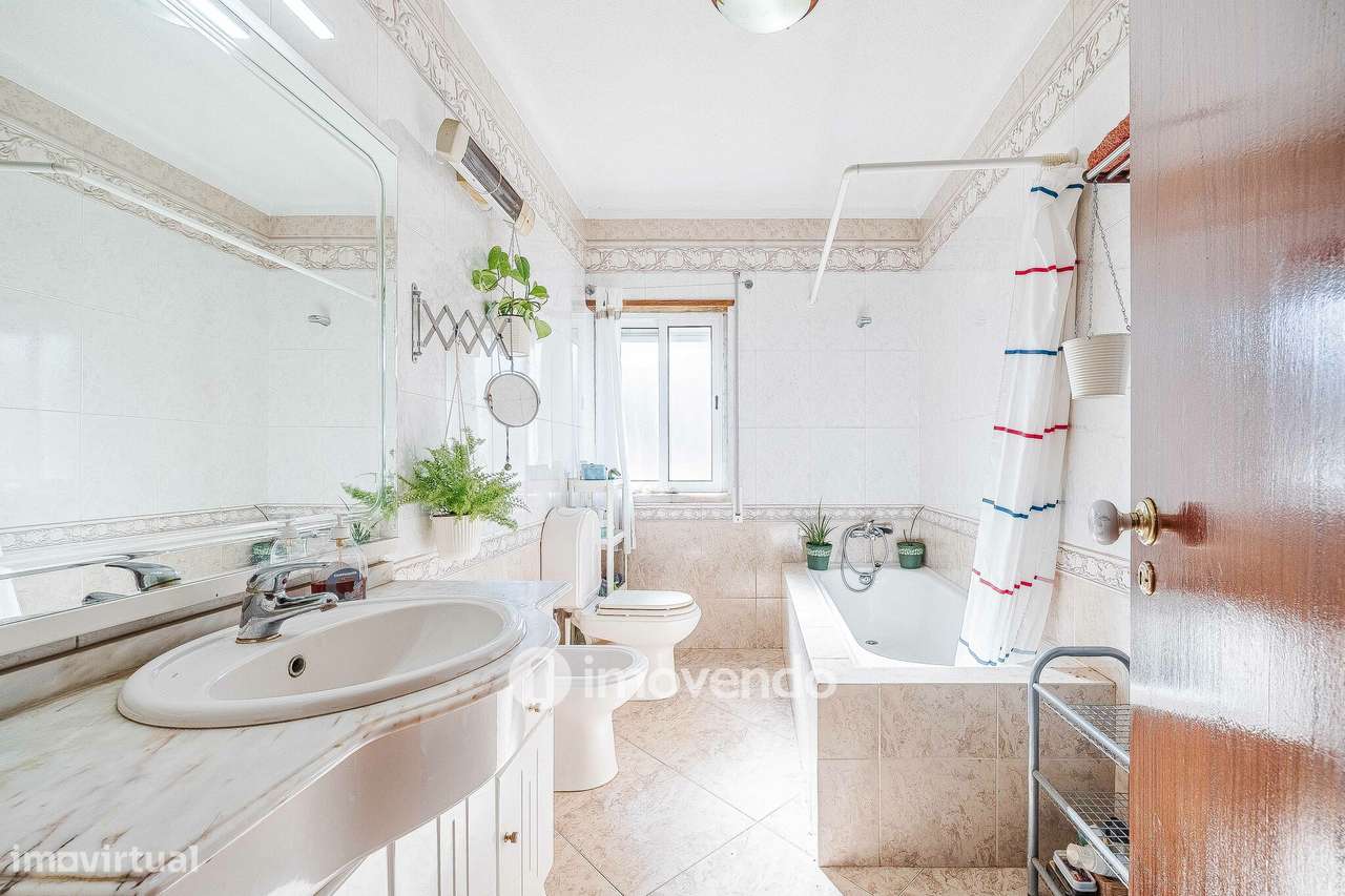 Moradia T3 mais Anexo T1 e Anexo T0 independentes, em Barcarena-30