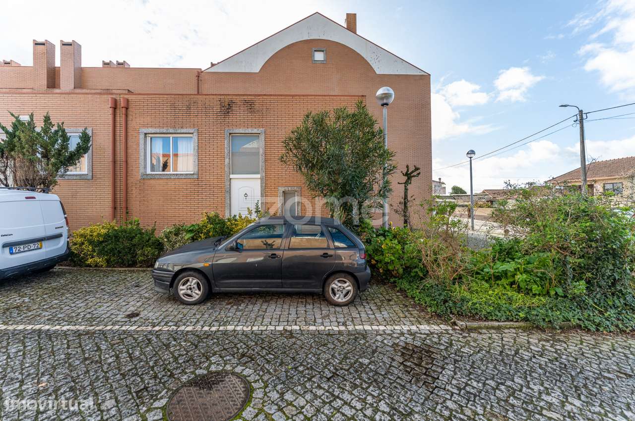 Moradia T8, em Silvalde, Espinho - Grande imagem: 4/48