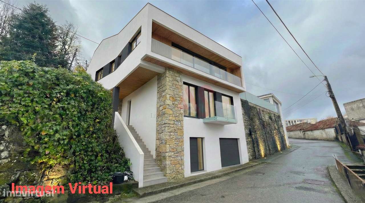 Moradia T6 com terreno de 680 m² | Centro de Vieira do Minho - Grande imagem: 2/58